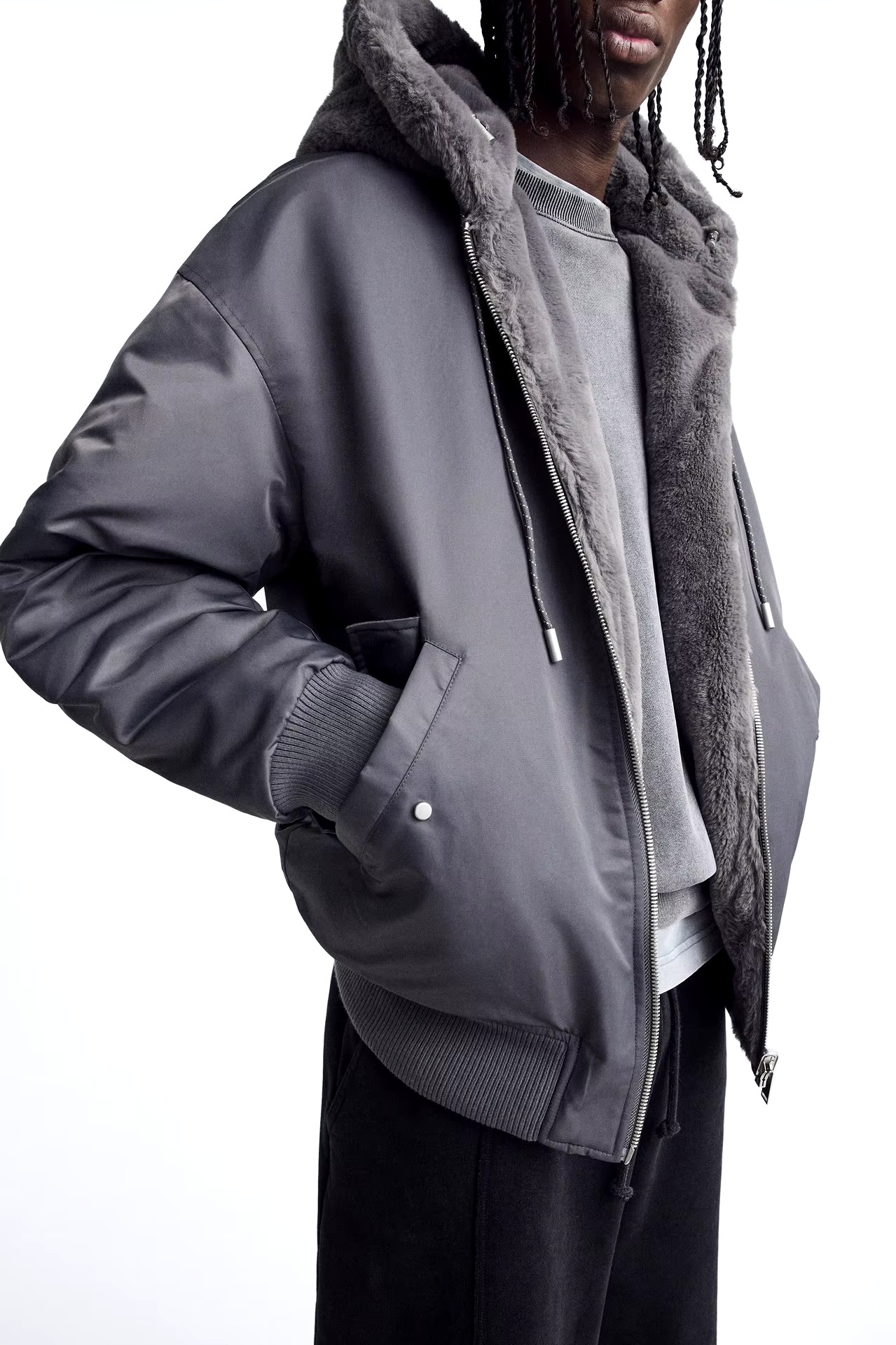 ELEWHVTË | Black Viper Coat Model Wearing Image Grey Side