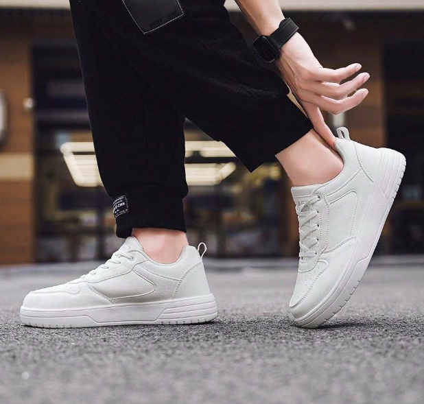 ELEWHVTË™ | Classic Low-Top Sneakers