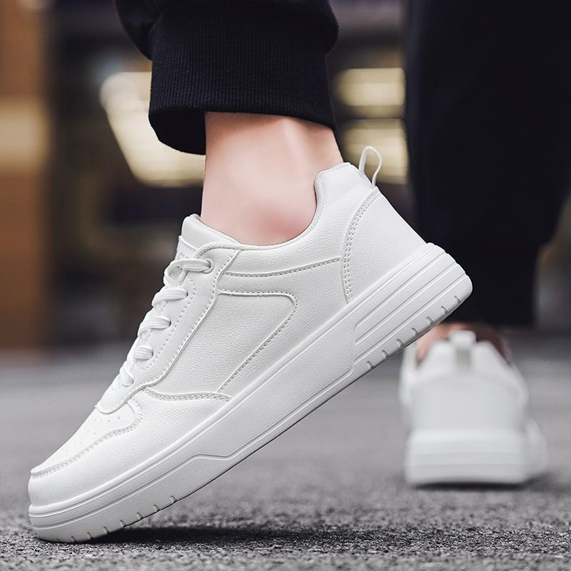 ELEWHVTË™ | Classic Low-Top Sneakers