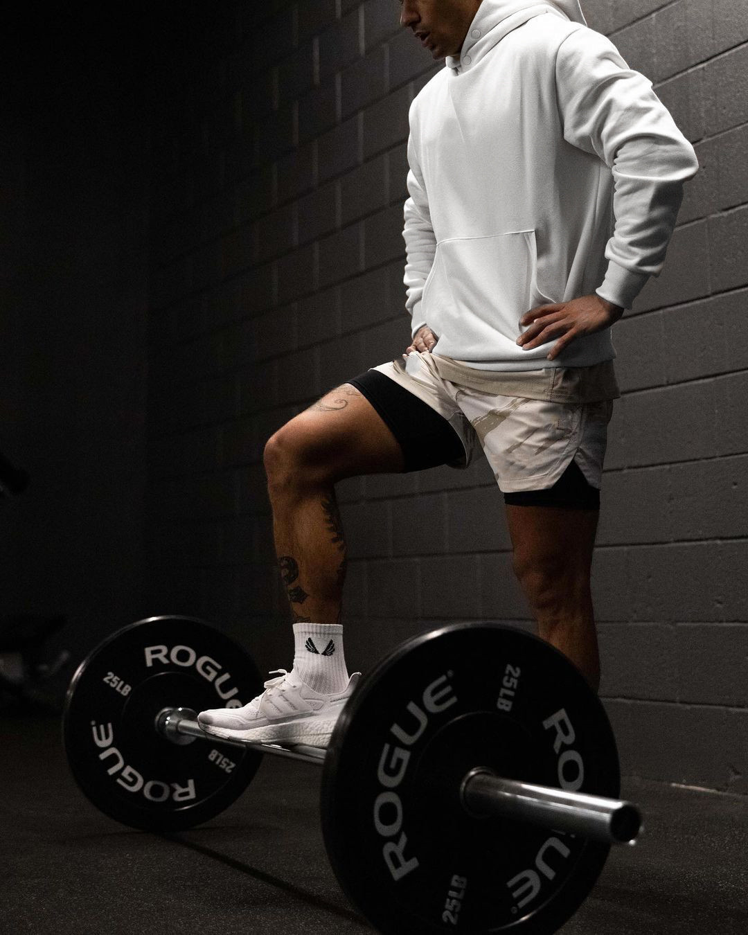 ELEWHVTE Hoodie Men's All-White Hoodie Product Image Gym