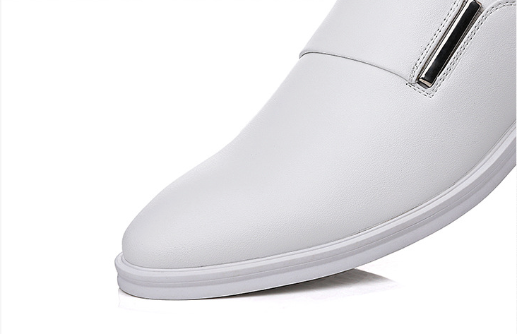 Pure Elegance Mens White Leather Business Shoes Close Up Toe